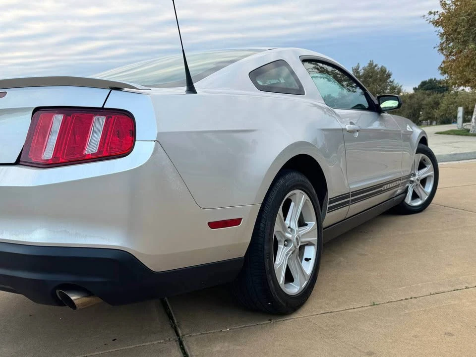 2010 Ford S197 Mustang - Image 5 of 19