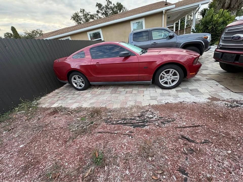 2010 Ford S197 Mustang - Image 2 of 4