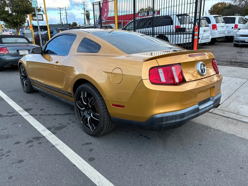 2010 Ford S197 Mustang - Image 4 of 16