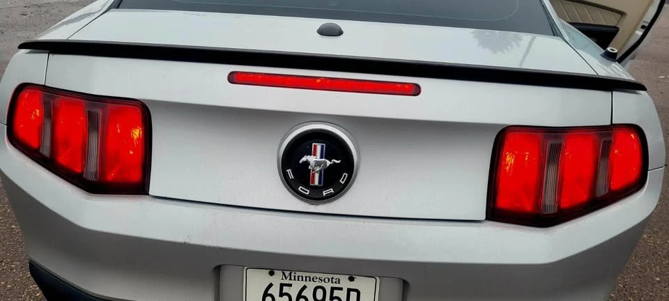 2010 Ford S197 Mustang - Image 6 of 16