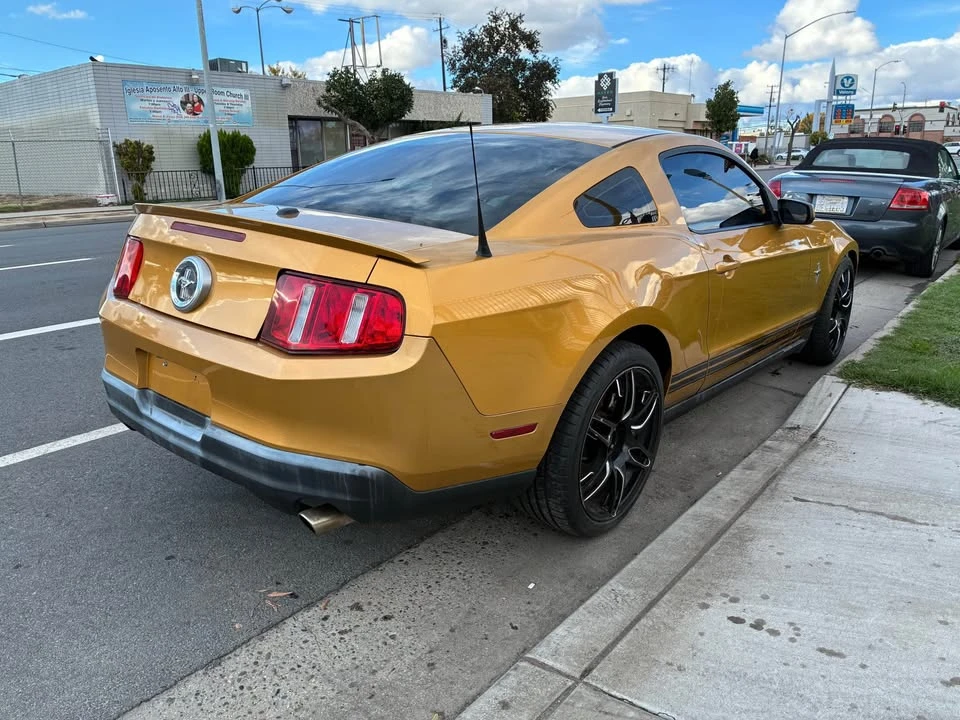 2010 Ford S197 Mustang - Image 5 of 16