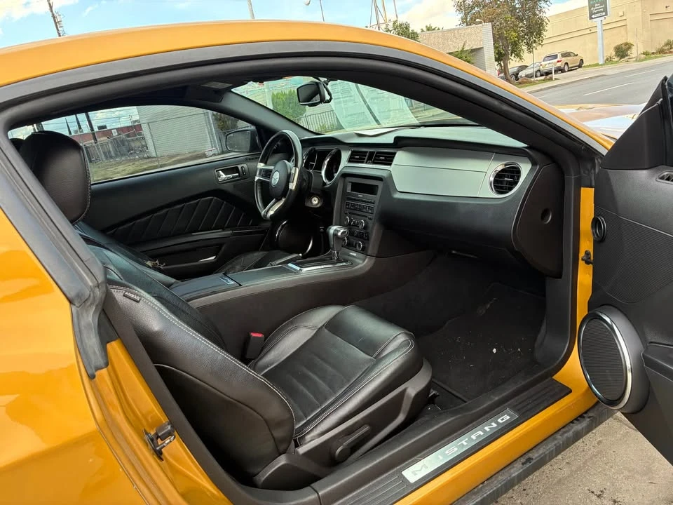 2010 Ford S197 Mustang - Image 13 of 16