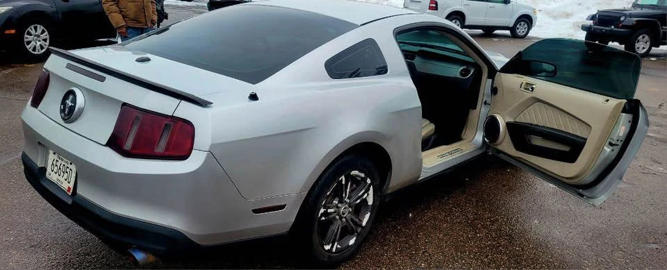 2010 Ford S197 Mustang - Image 9 of 16