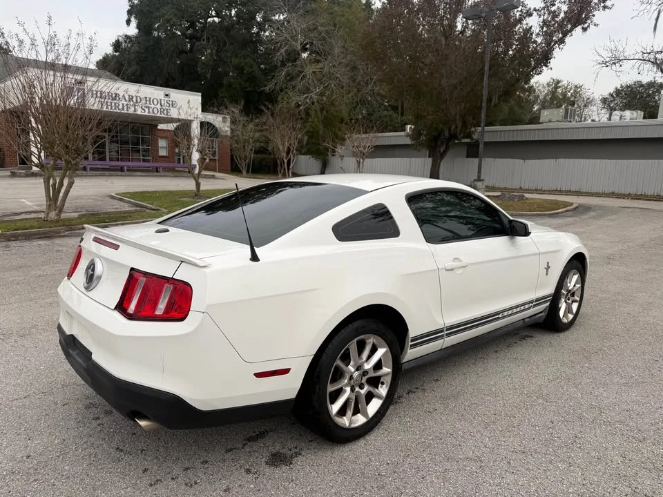 2010 Ford S197 Mustang - Image 7 of 10