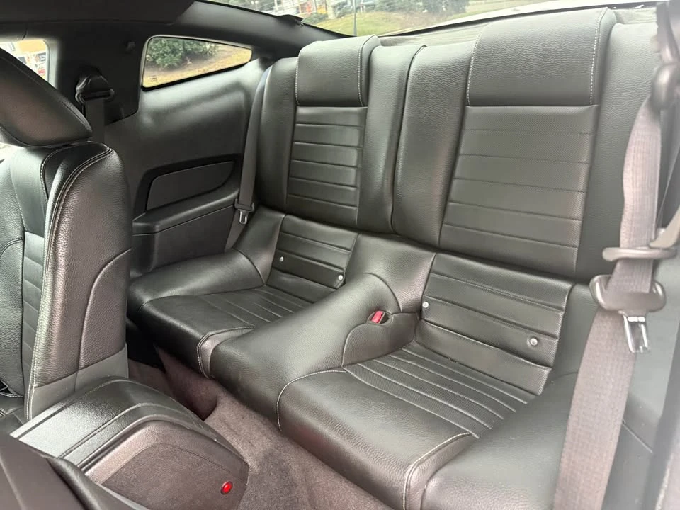 2010 Ford S197 Mustang - Image 3 of 10
