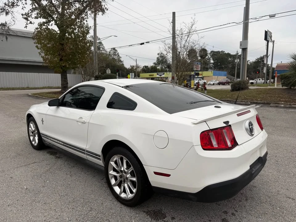 2010 Ford S197 Mustang - Image 8 of 10