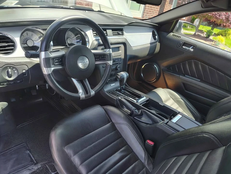 2010 Ford S197 Mustang - Image 7 of 19