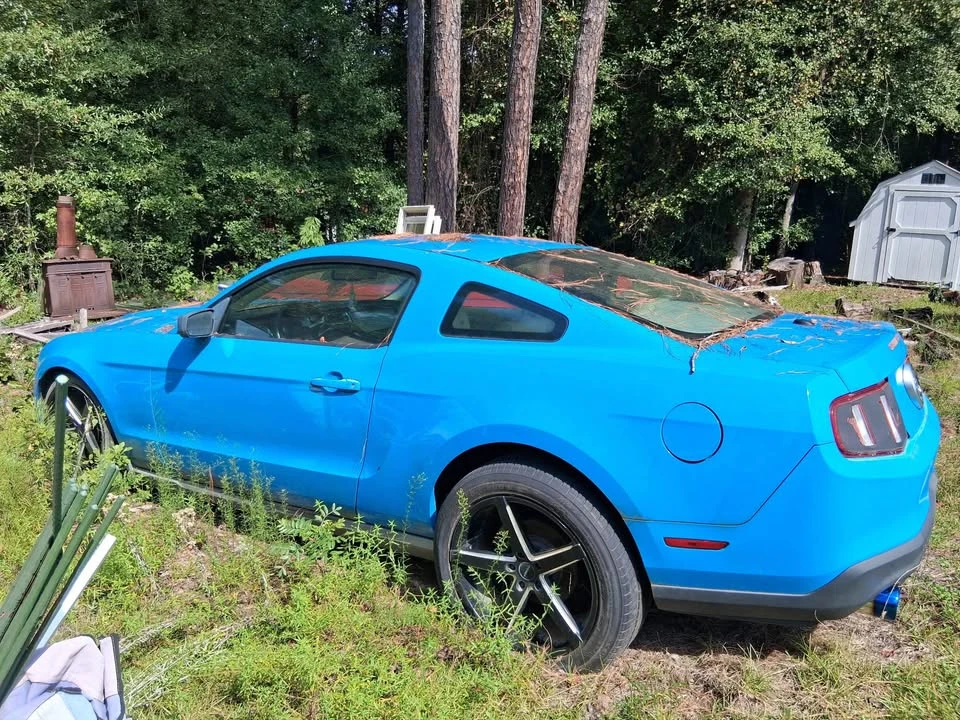 2010 Ford S197 Mustang - Image 2 of 10