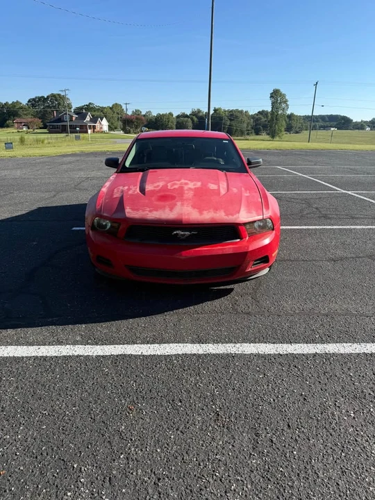 2010 Ford S197 Mustang - Image 2 of 5