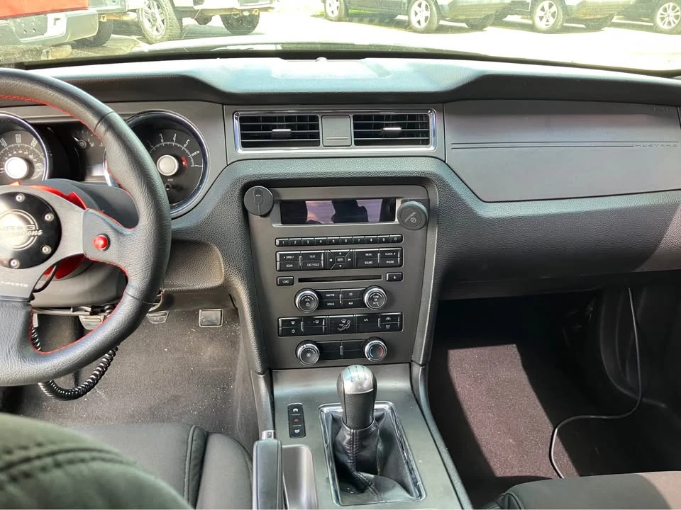 2010 Ford S197 Mustang - Image 12 of 17