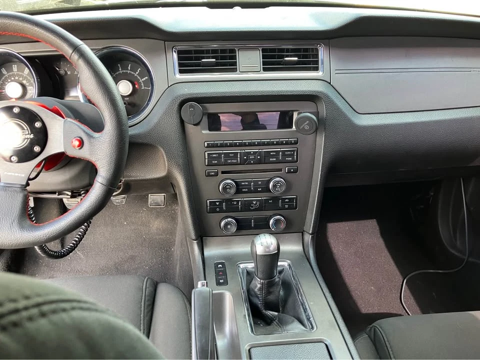 2010 Ford S197 Mustang - Image 16 of 17