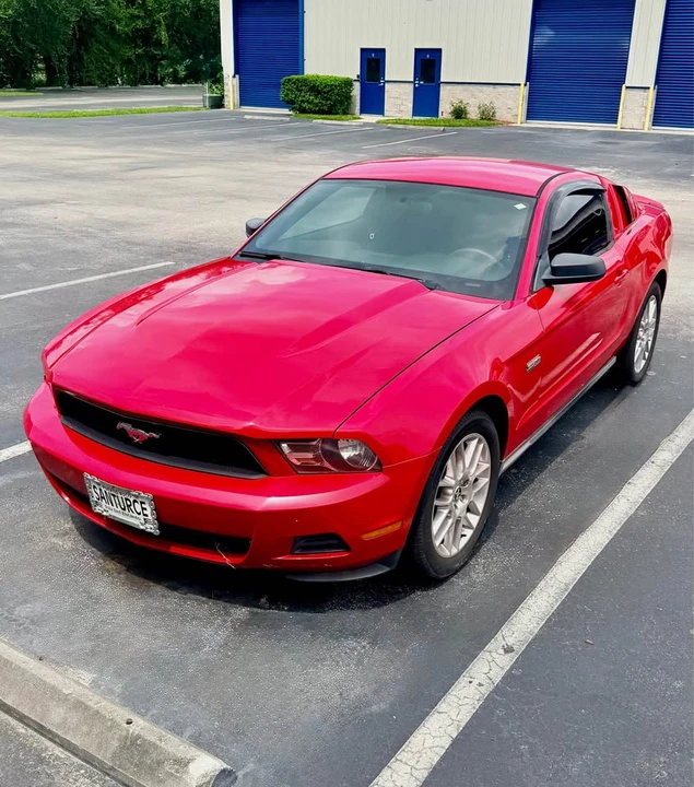 2010 Ford S197 Mustang - Image 2 of 18