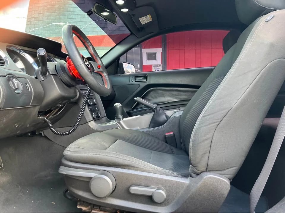 2010 Ford S197 Mustang - Image 11 of 17