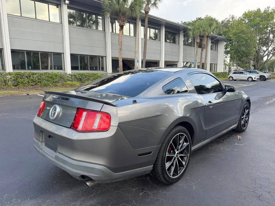 2010 Ford S197 Mustang - Image 5 of 11