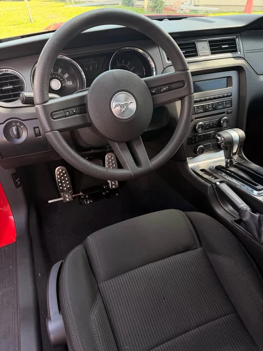 2010 Ford S197 Mustang - Image 12 of 17