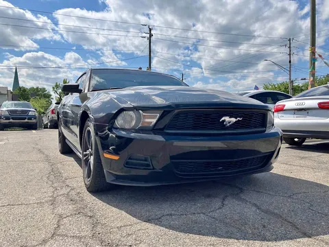 2010 Ford Mustang Coupe 2D