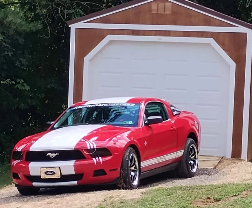 2010 Ford S197 Mustang - Image 2 of 7