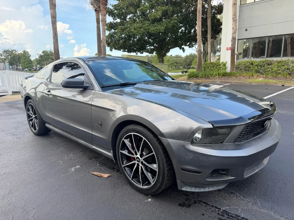 2010 Ford S197 Mustang - Image 8 of 11