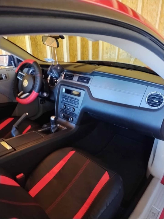 2010 Ford S197 Mustang - Image 6 of 7
