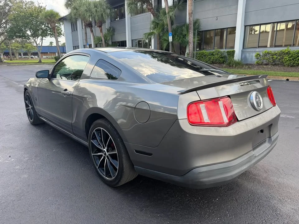 2010 Ford S197 Mustang - Image 9 of 11