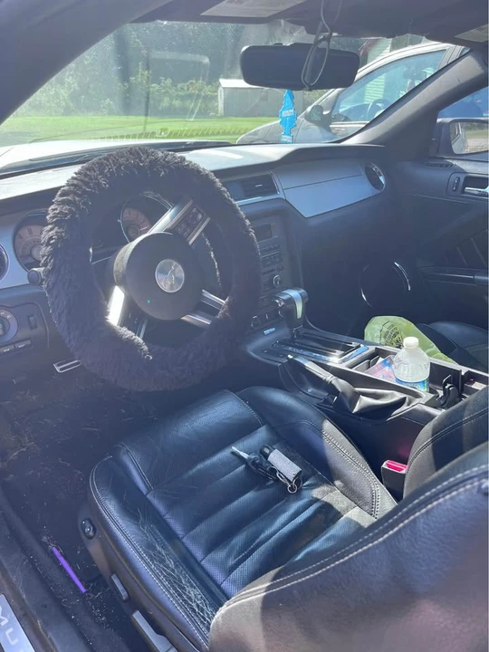 2010 Ford S197 Mustang - Image 2 of 6
