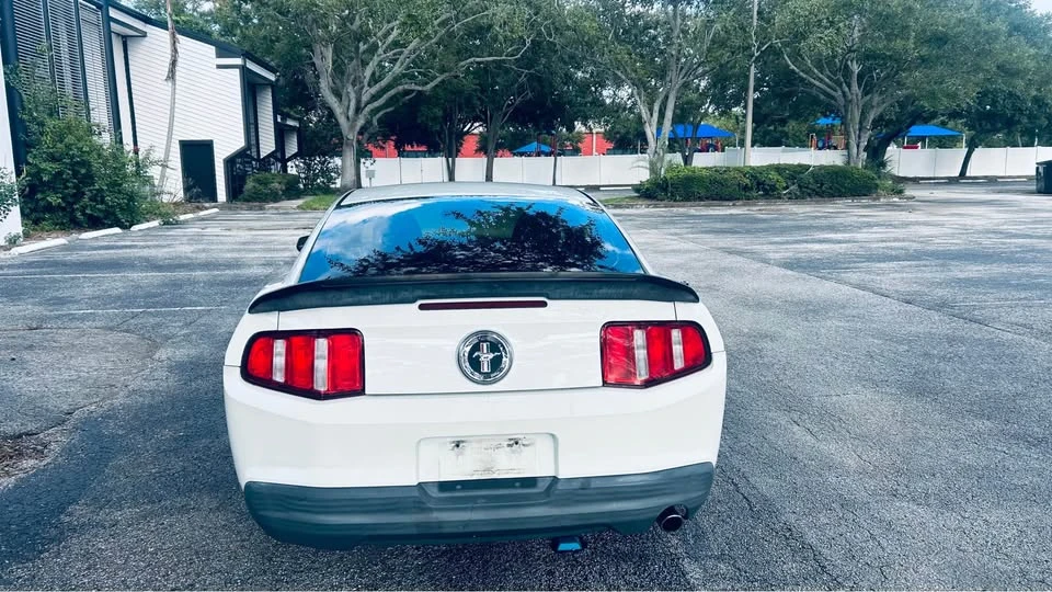 2010 Ford S197 Mustang - Image 6 of 12