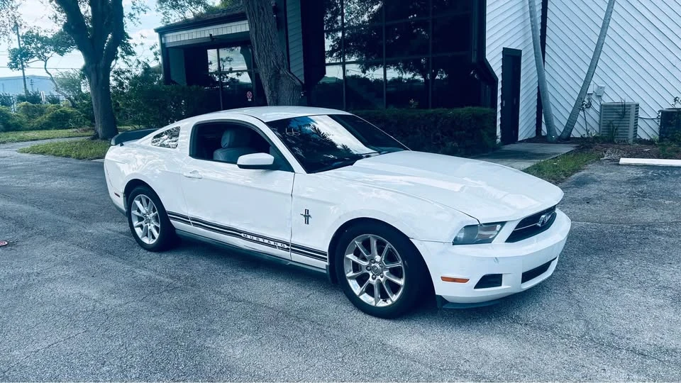 2010 Ford S197 Mustang - Image 3 of 12