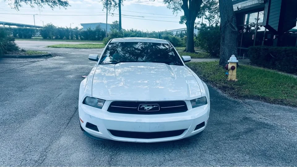 2010 Ford S197 Mustang - Image 2 of 12