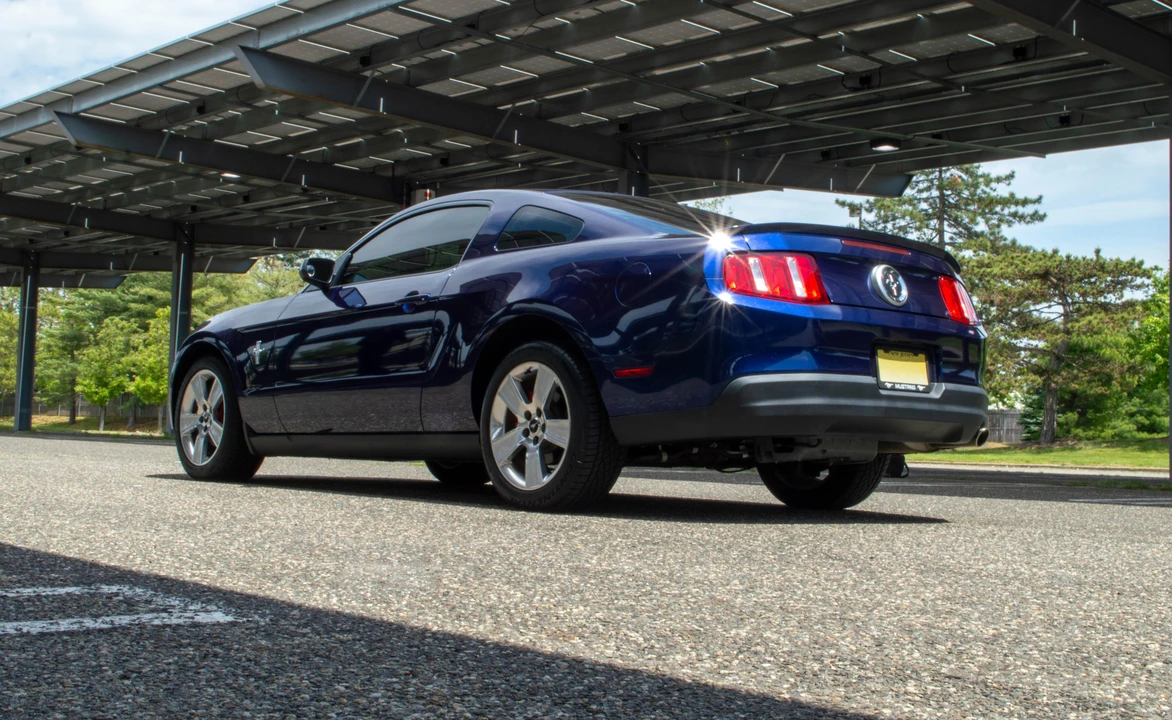 2010 Ford S197 Mustang - Image 10 of 31