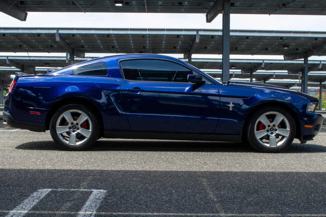 2010 Ford S197 Mustang - Image 3 of 31