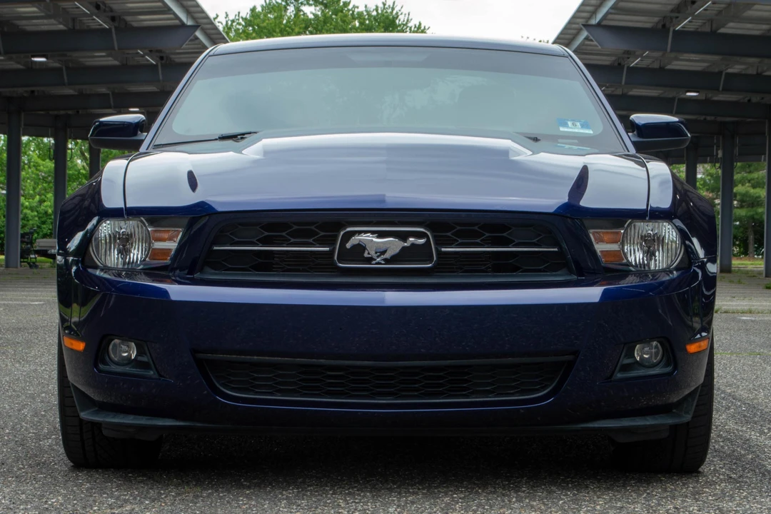 2010 Ford S197 Mustang - Image 2 of 31