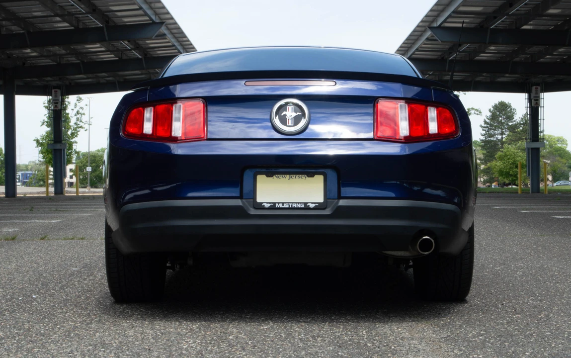 2010 Ford S197 Mustang - Image 13 of 31