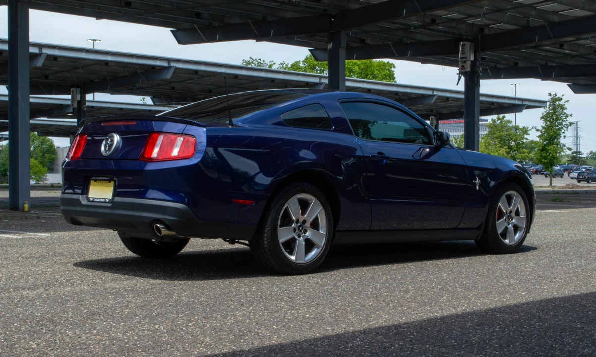 2010 Ford S197 Mustang - Image 14 of 31