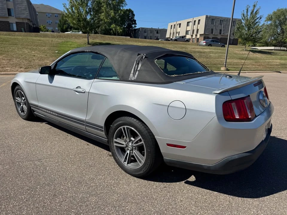 2010 Ford S197 Mustang - Image 5 of 18