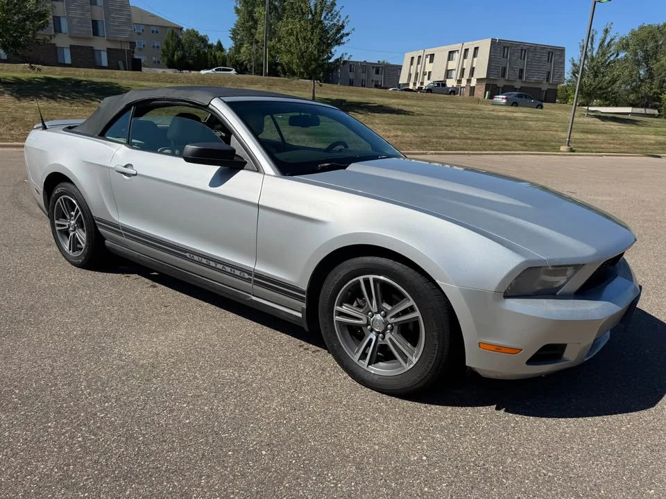 2010 Ford S197 Mustang - Image 9 of 18