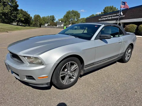 2010 Ford Mustang Deluxe Convertible 2D