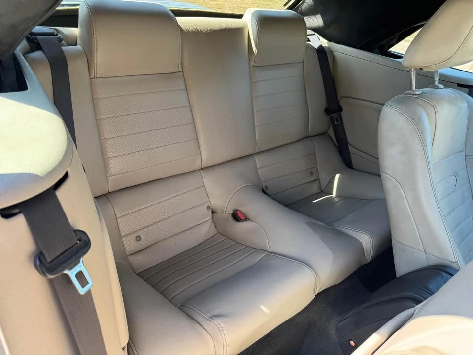 2010 Ford S197 Mustang - Image 15 of 18