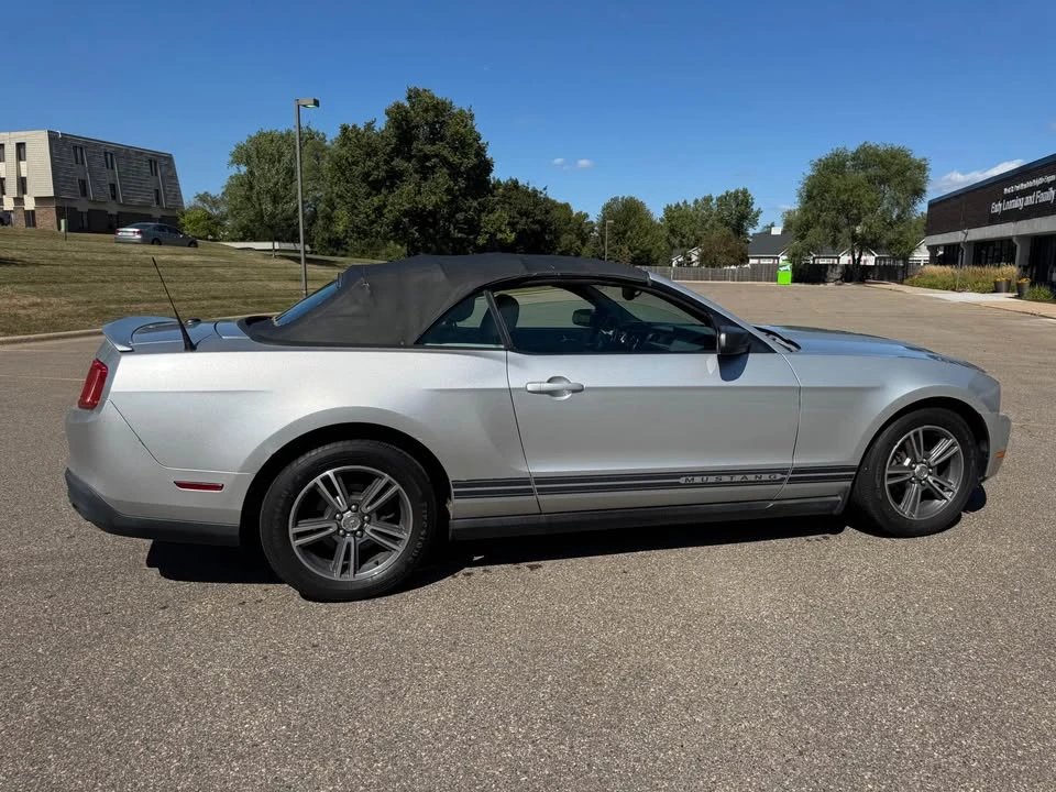 2010 Ford S197 Mustang - Image 11 of 18