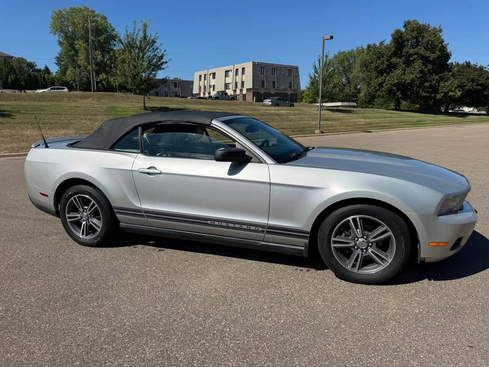 2010 Ford S197 Mustang - Image 10 of 18