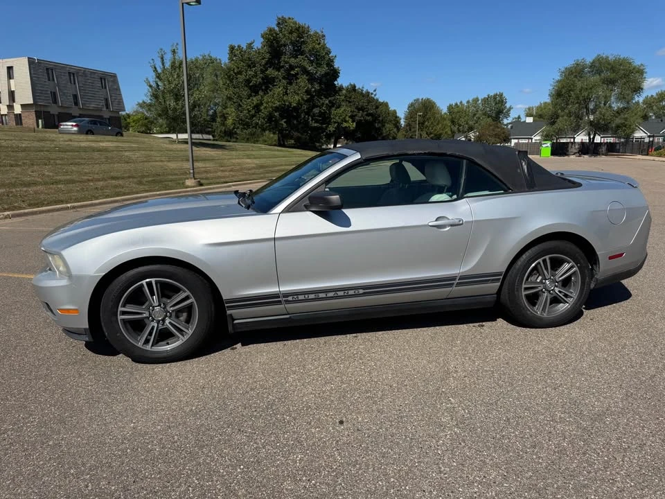 2010 Ford S197 Mustang - Image 3 of 18