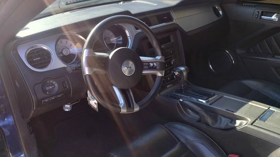 2010 Ford S197 Mustang - Image 12 of 16