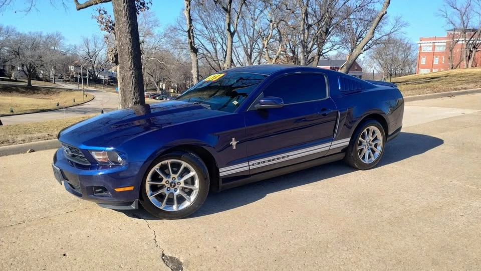 2010 Ford S197 Mustang - Image 10 of 16