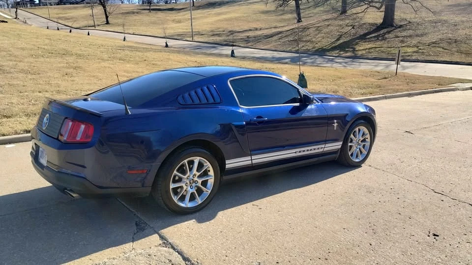 2010 Ford S197 Mustang - Image 8 of 16