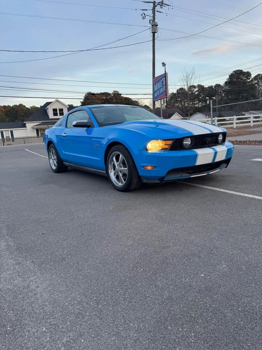 2010 Ford S197 Mustang - Image 2 of 12