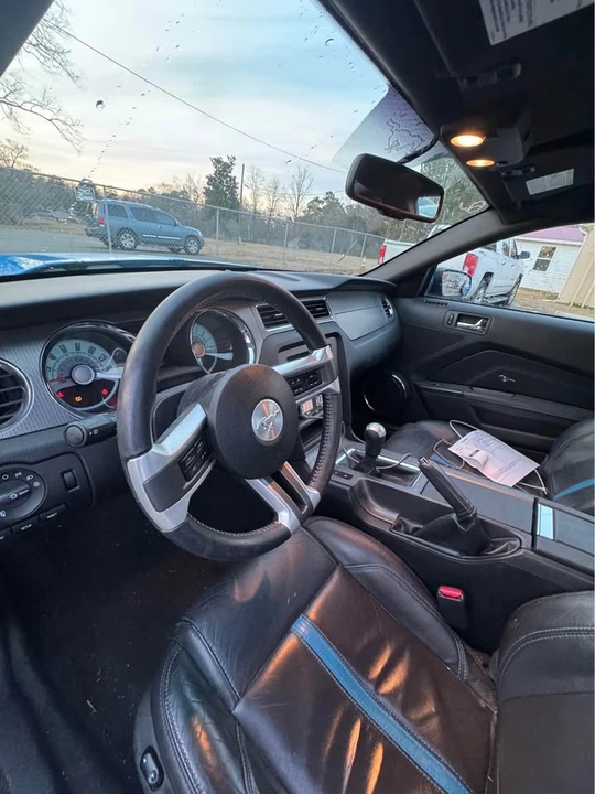 2010 Ford S197 Mustang - Image 11 of 12