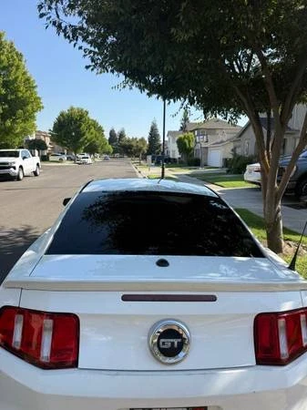 2010 Ford S197 Mustang - Image 2 of 8