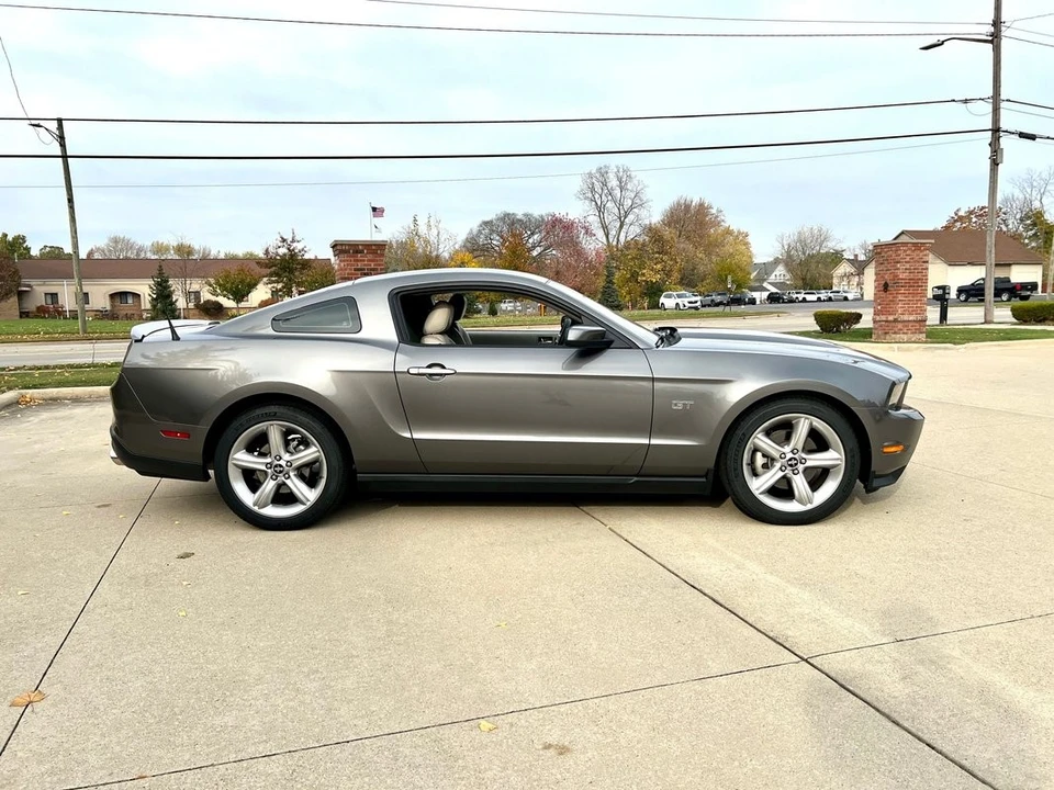 2010 Ford S197 Mustang GT - Image 5 of 31
