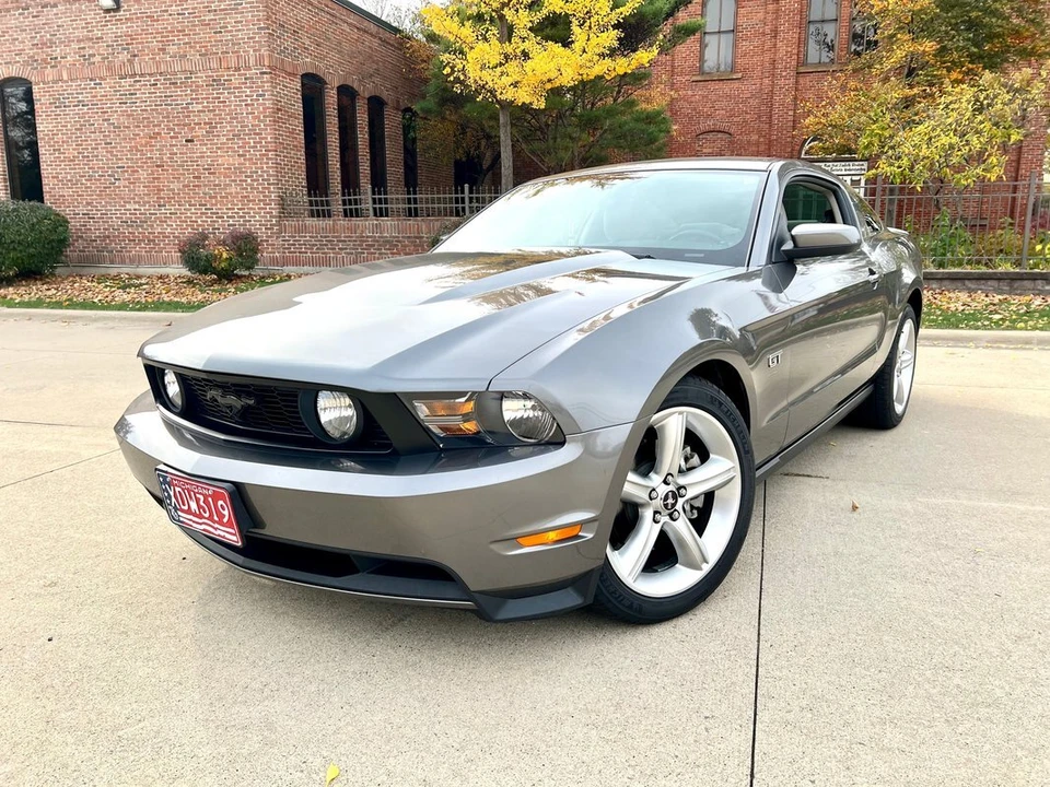 2010 Ford S197 Mustang - Image 2 of 21
