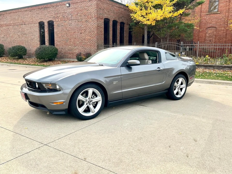 2010 Ford S197 Mustang - Image 10 of 21