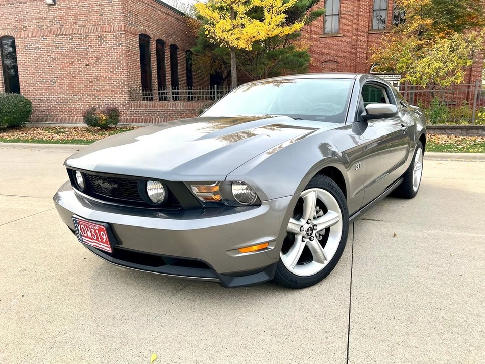 2010 Ford S197 Mustang - Image 2 of 21